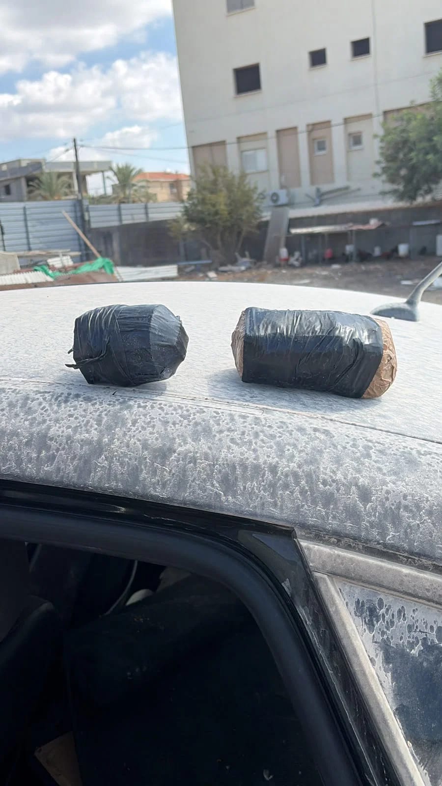 מטענים מאולתרים נתפסו בסמוך לבית מגורים בברטעה - המשטרה: "סוכל פיגוע"