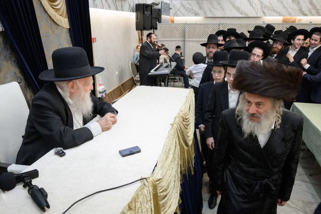 דברי תורה והשקפה; הרצ"פניקים התכנסו למעמד 'הקבלת פני רבו ברגל' | צפו