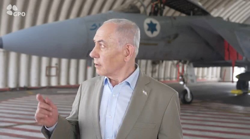 נתניהו בבסיס חיל האוויר: "יש סימנים שבקרוב ינסו לתקוף אותנו" | צפו
