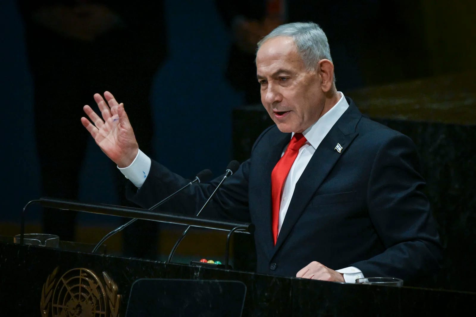 האנשים שמאחורי המילים: מי כותב את הנאומים לפוליטיקאים ובכירי המדינה?