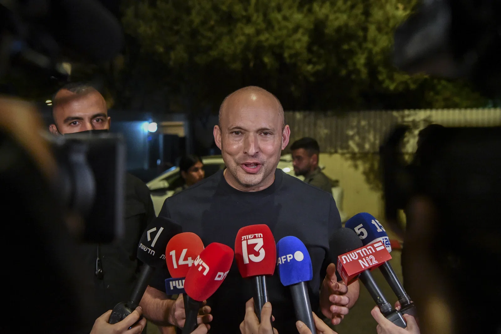 בנט: "נתניהו מוביל השתמטות המונית שתביא לקריסת צה"ל"