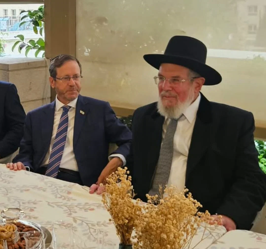 "תפסיקו להשחיז חרבות": הרב הראשי קורא לנשיא להוביל אחדות