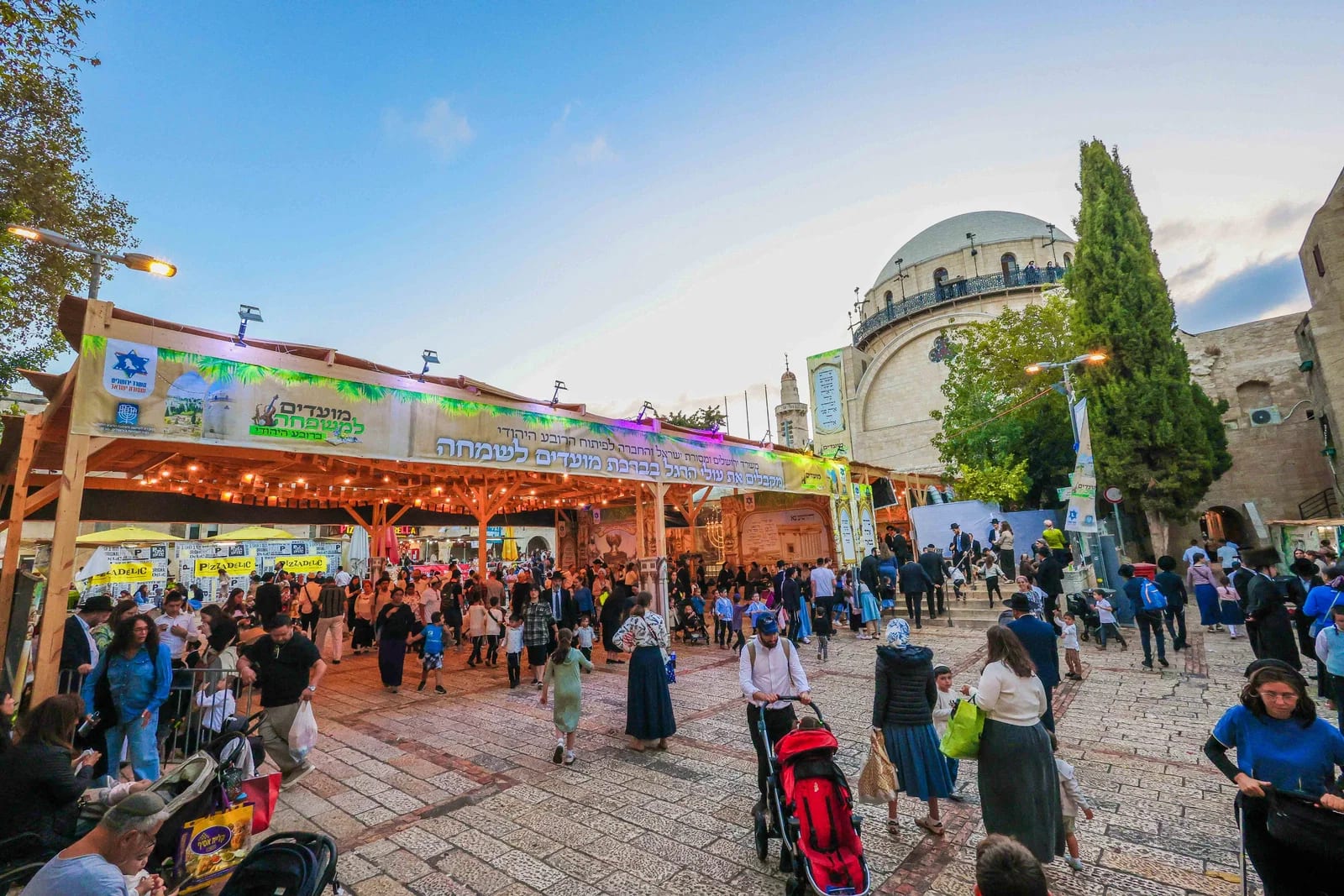 אירועי חול המועד ברובע היהודי: רבבות נהנו מסוכת החזון איש ותצפית חדשה