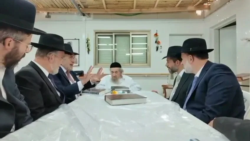המנהיג הגר"ד לנדו שוחח עם חברי הכנסת כנגד העיתונאית שדיברה נגד חרדים; "רק פרימיטיבי מדבר ככה"
