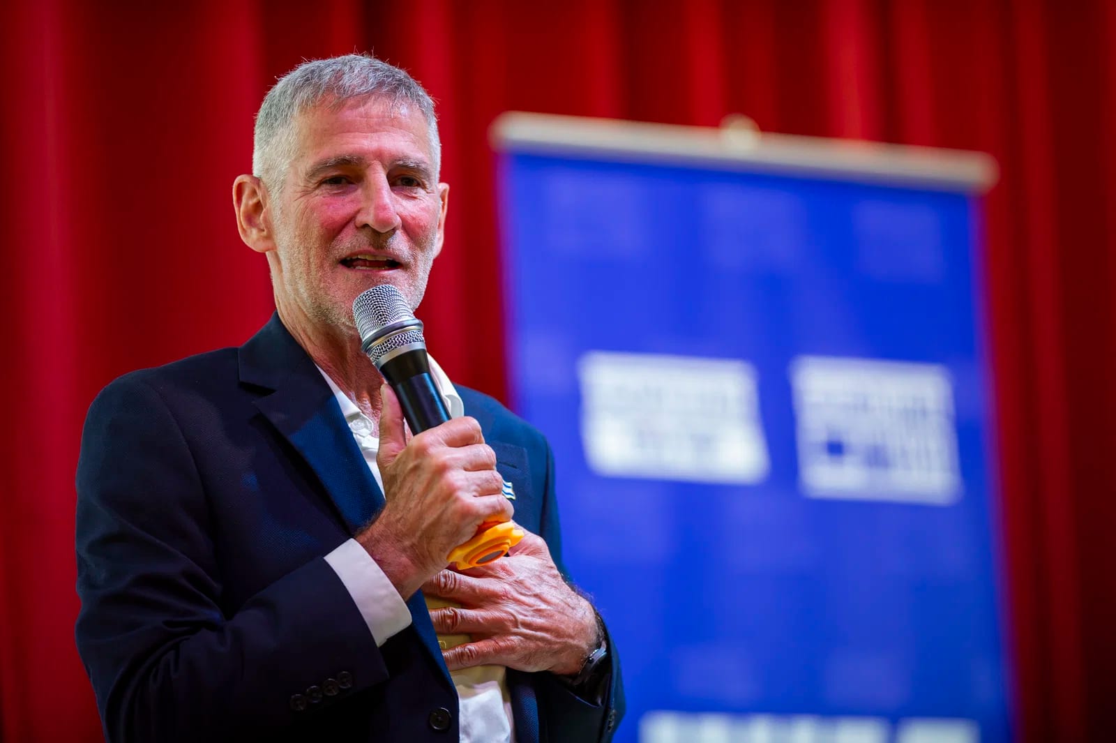 לאחר דיון חשאי; זו ההצעה של הנשיא יצחק עמית ליאיר גולן