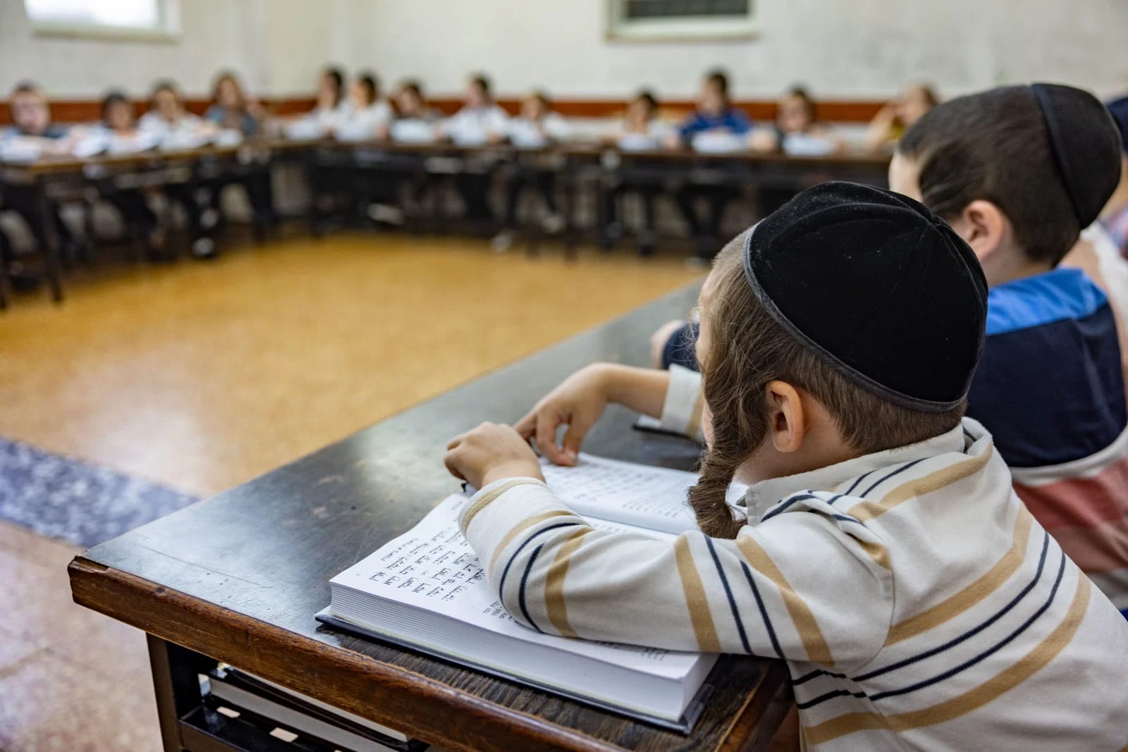 עם כל הכבוד למטפלים והמומחים: האם לפעמים עדיף פשוט להעמיס על הילד?