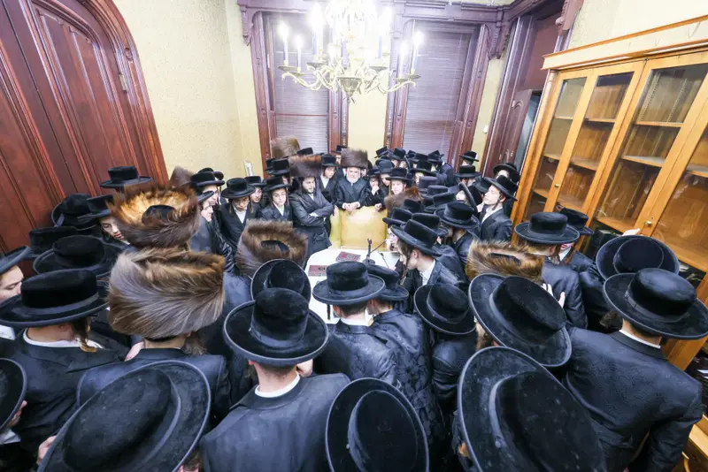 ניחוח של קדושה | הבחורים מאירופה סיירו במעון המיתולוגי בברוקלין