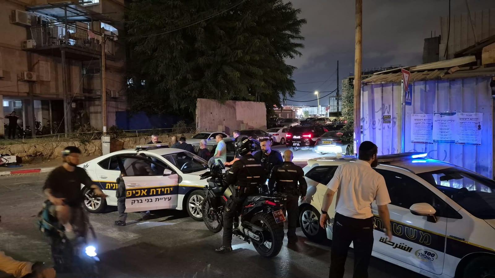 פשיטה נרחבת בבני ברק: 17 שב"חים נעצרו ברחבי העיר | צפו