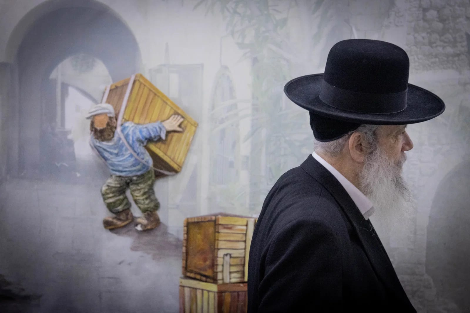 ״הקליטו בסתר״: ראש עיריית בני ברק מטעם גור הגיש תלונה נגד בכירים בחסידות גור