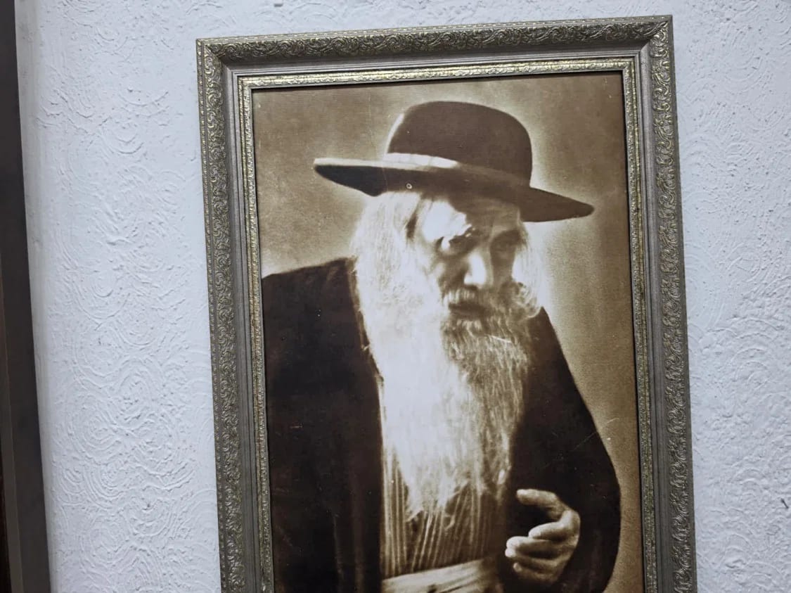 כך שילבו תלמידי הסבא מקלם למדנות עם מוסר בחצר שטרויס