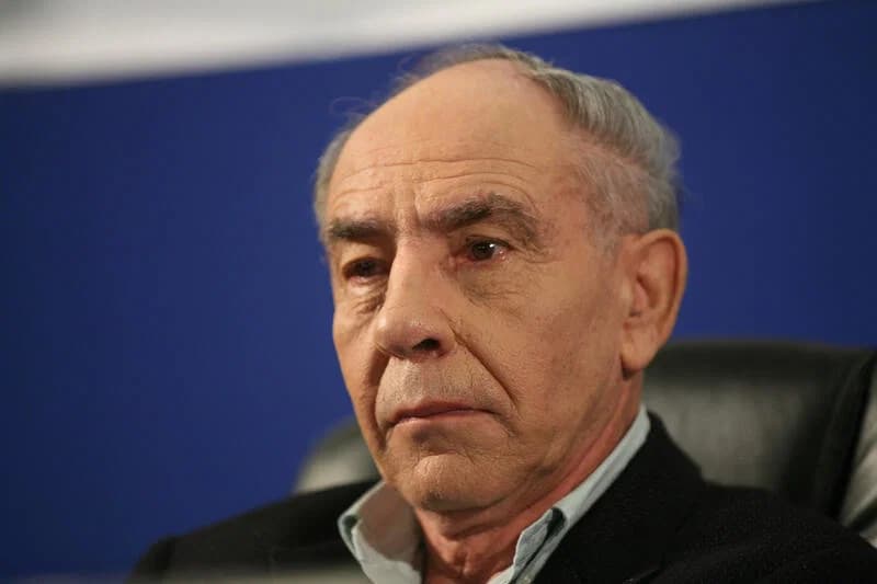 האלוף שאיבד את כל משפחתו בשואה ועיצב את הצנחנים הלך לעולמו
