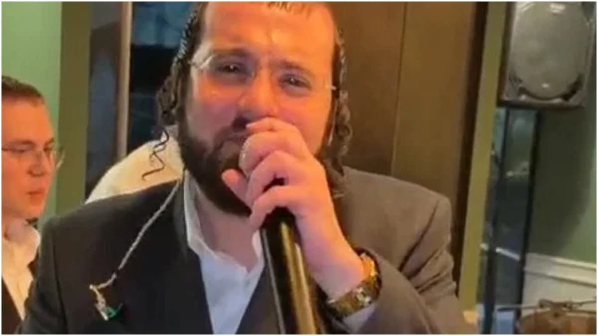 בכירי התעשייה חגגו יום הולדת בהפתעה לזמר מוטי ויזל • צפו