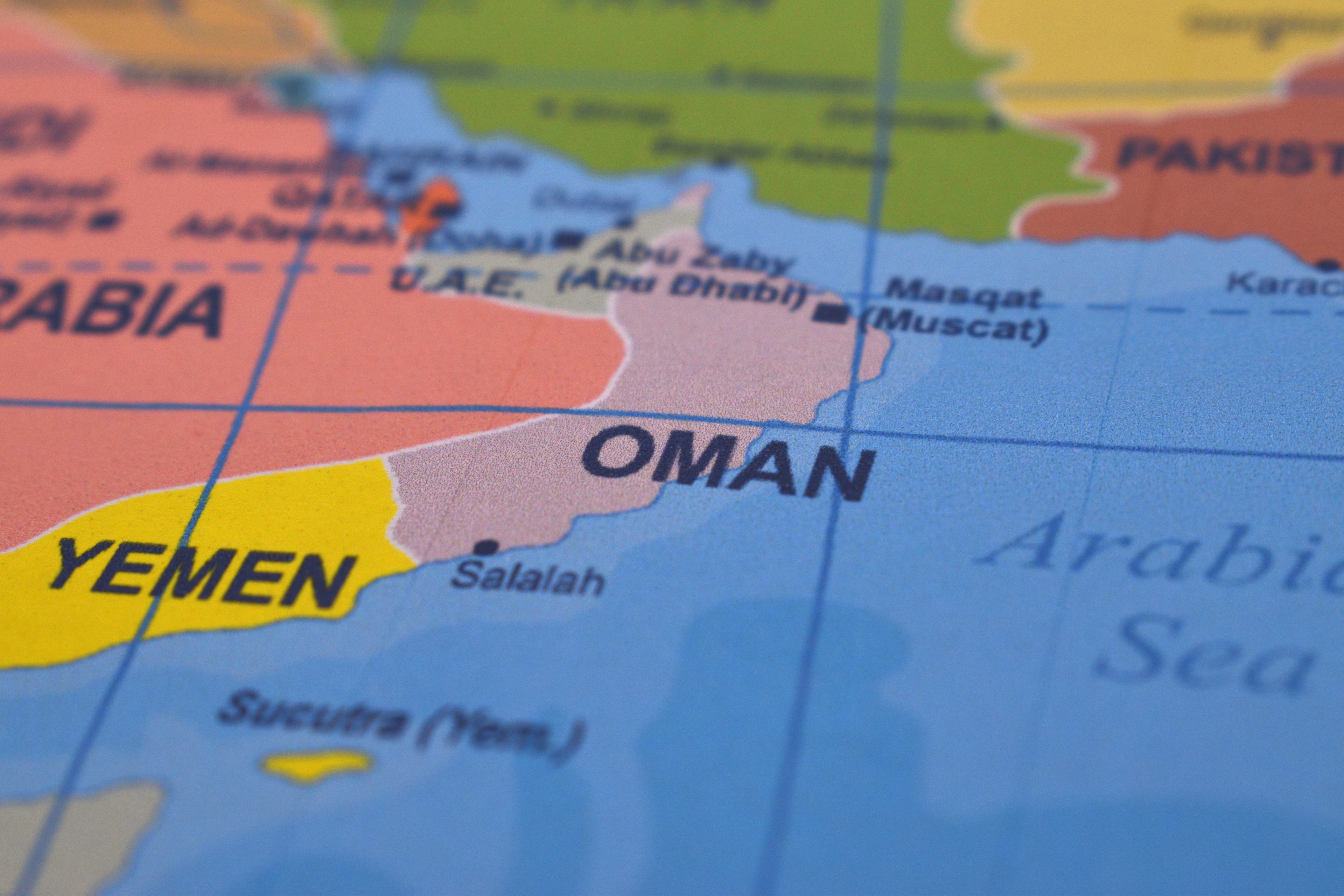 Bloomberg: Saudi Arabia Holds Quiet Talks With Houthis Through Oman But Prepares Military Response in Case Negotiations Fail
