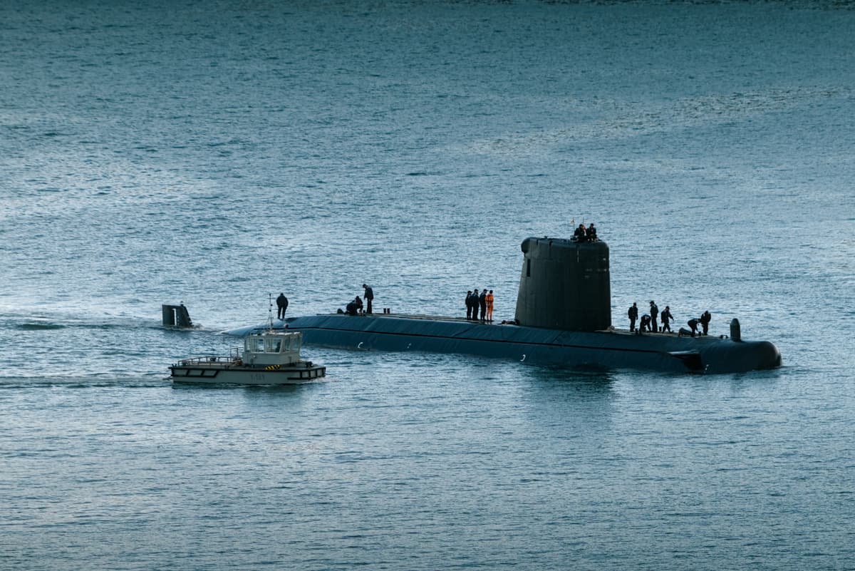 Iran Switches to Submarines to Smuggle Weapons to Houthis under the Red Sea