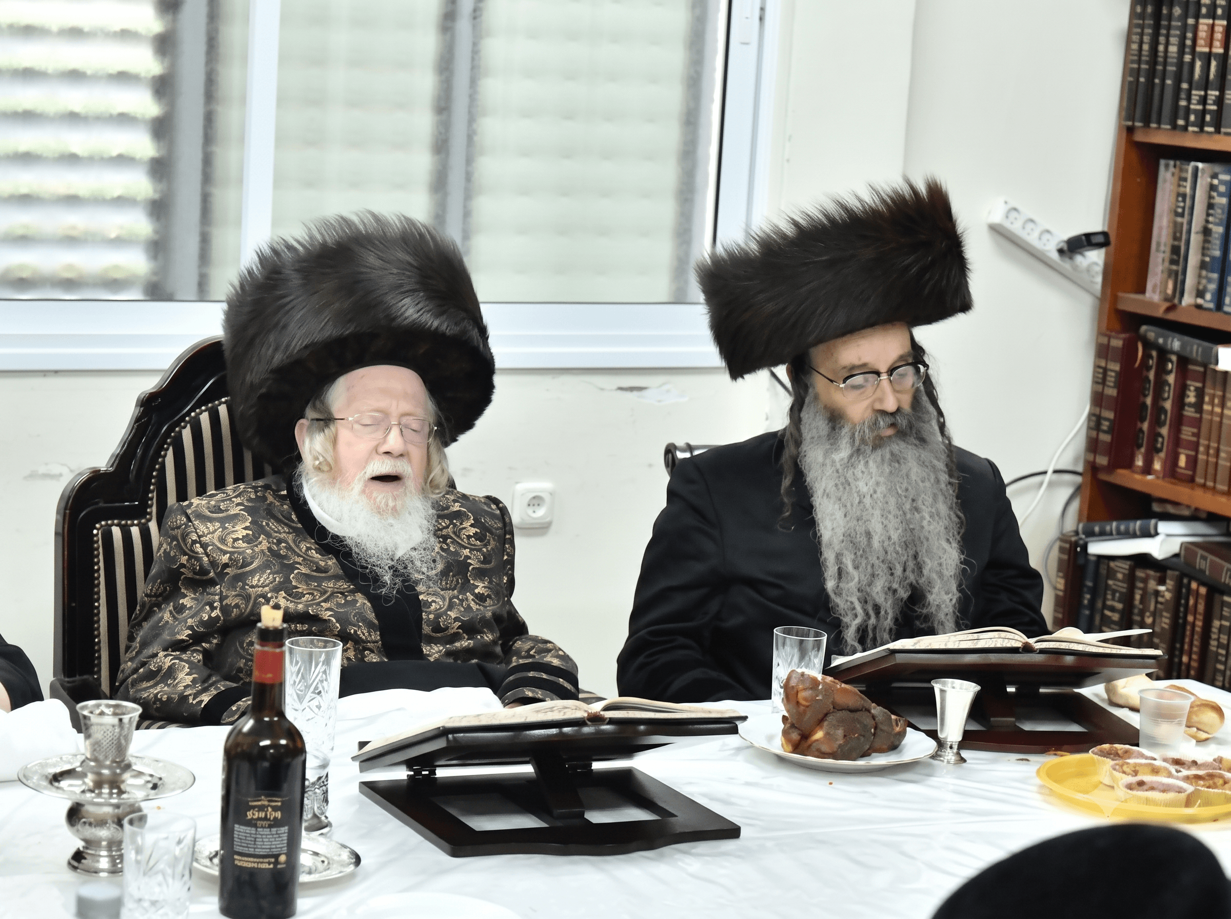 Kretshnif Rebbe Makes Emergency Flight to New York as Son-in-Law's Condition Deteriorates