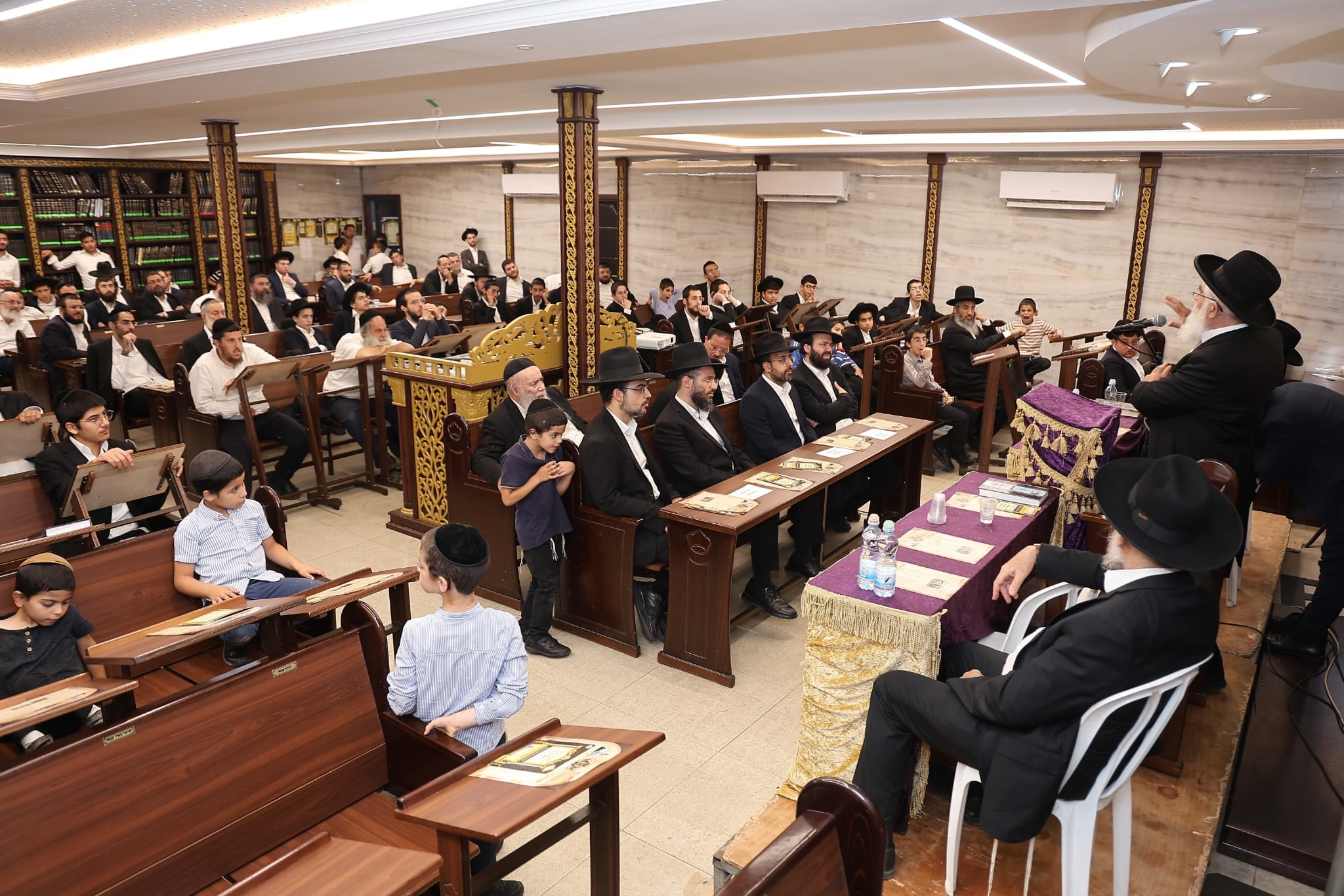 Senior Rabbis Gather to Mark Four Years Since Death of Rabbi Shalom Cohen