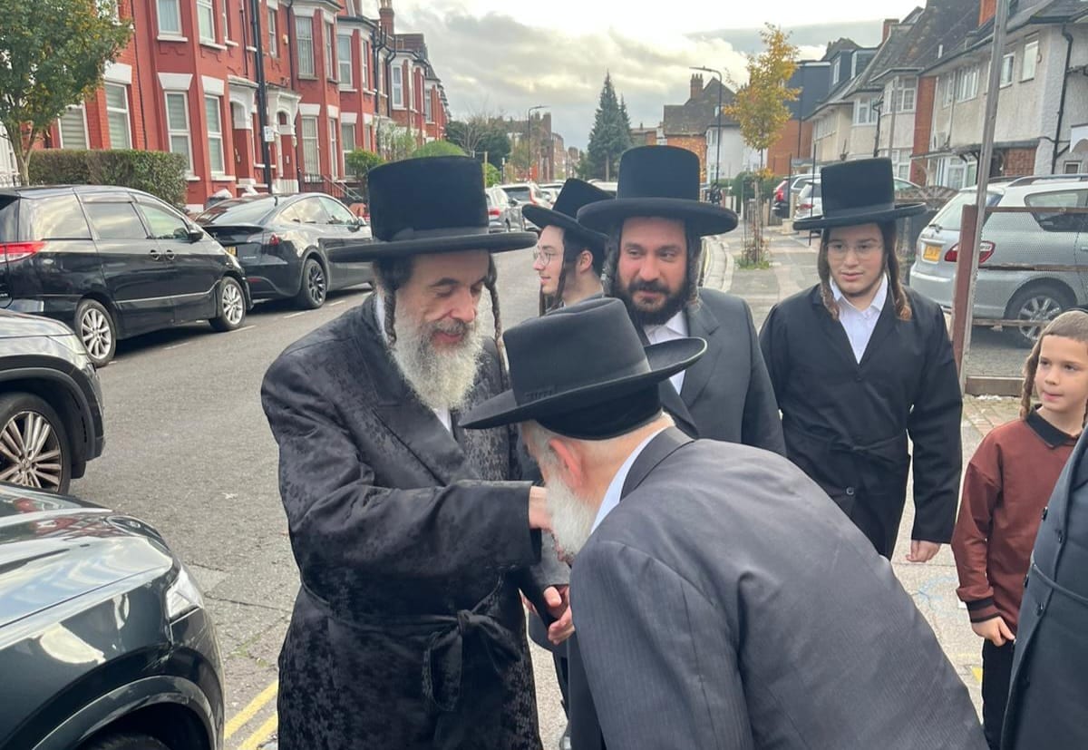 Senior Vizhnitz Rabbi Arrives in Israel Ahead of Major Hasidic Gathering