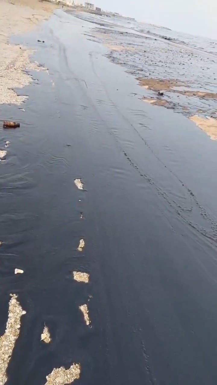 Iranian Coastline Covered in Oil Following Tanker Strikes in Strait of Hormuz