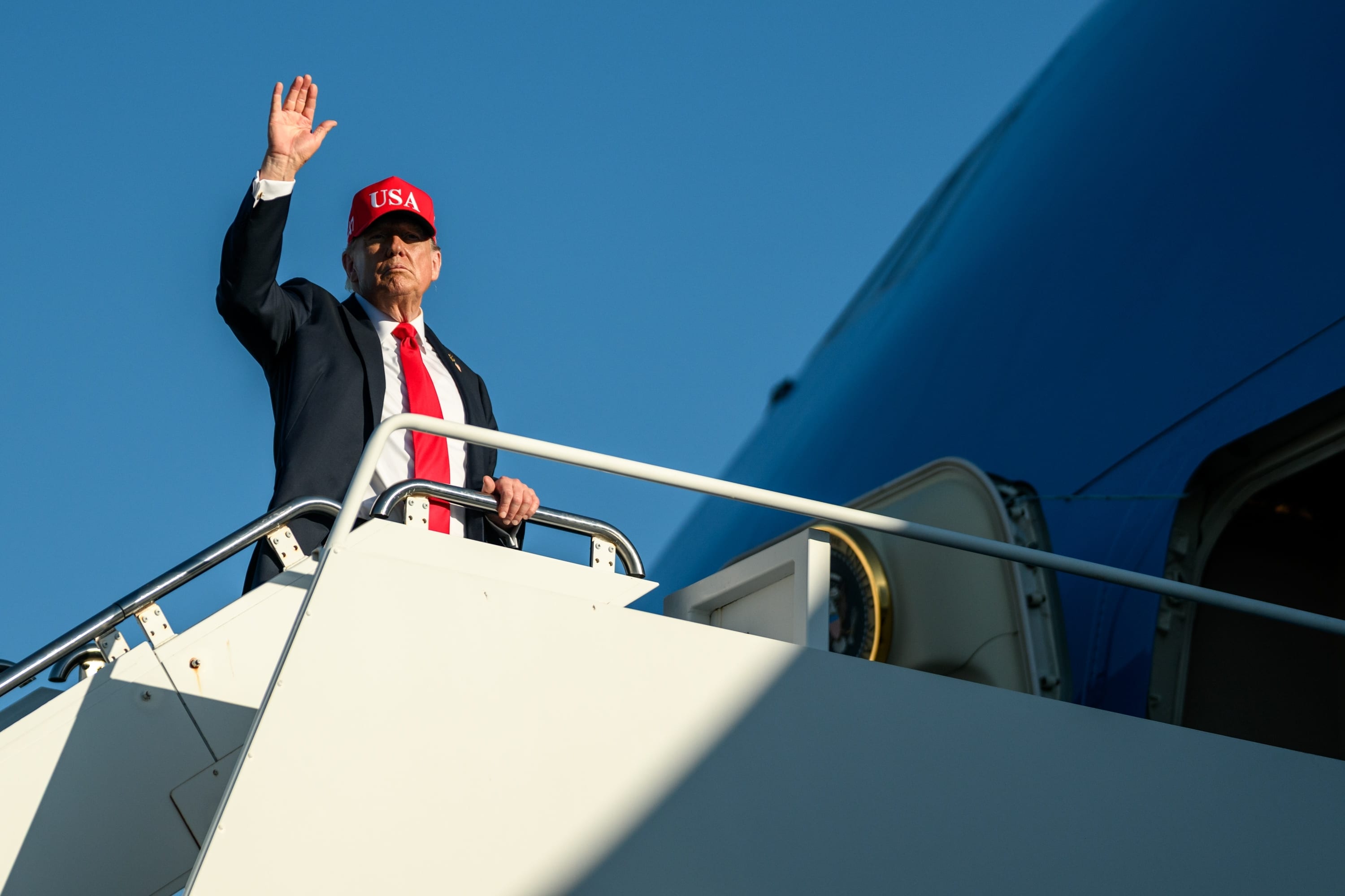 Trump Says Iran's Economy Is Collapsing, Regime's End 'Only a Matter of Time'