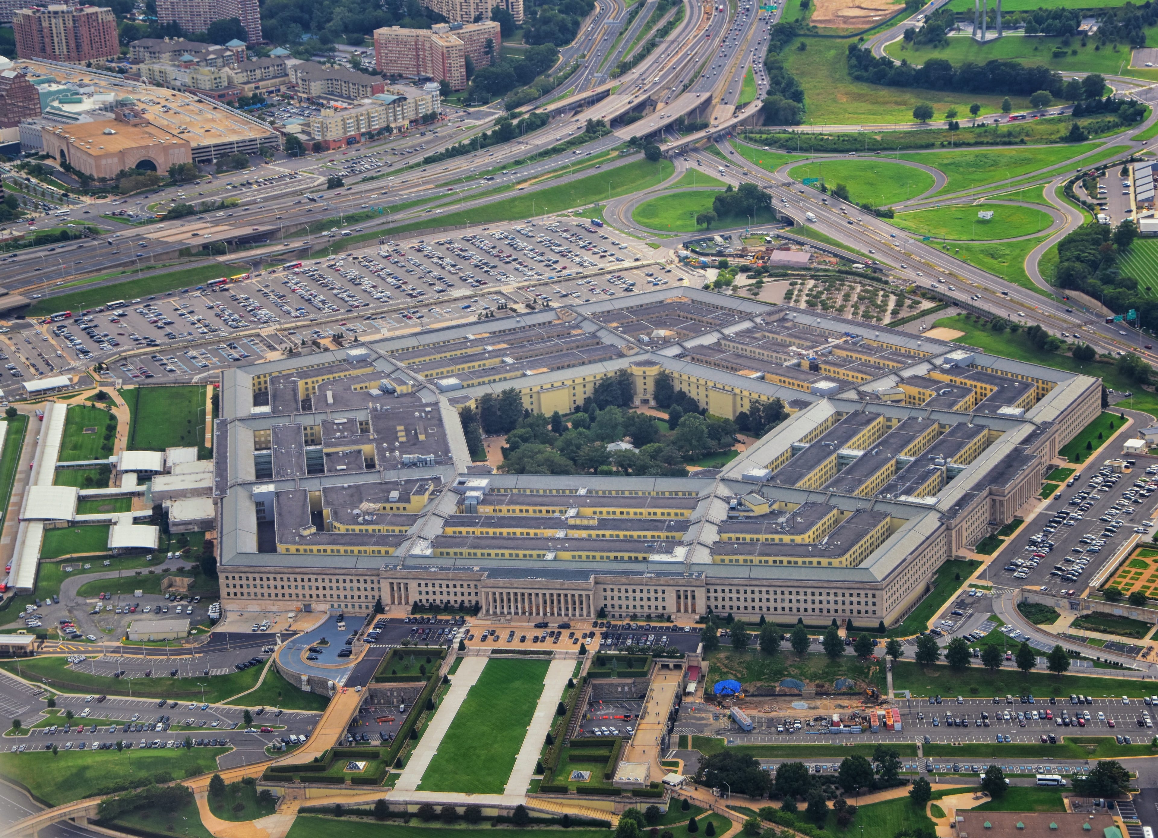 Pentagon Rejects Iran Regime Change Strategy, Expands Nuclear Options Review