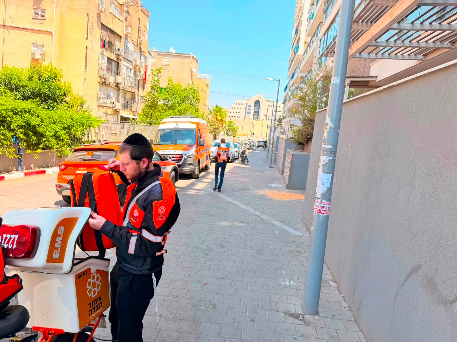 Teen Seriously Injured in Shabbat Preparation Accident in Bnei Brak