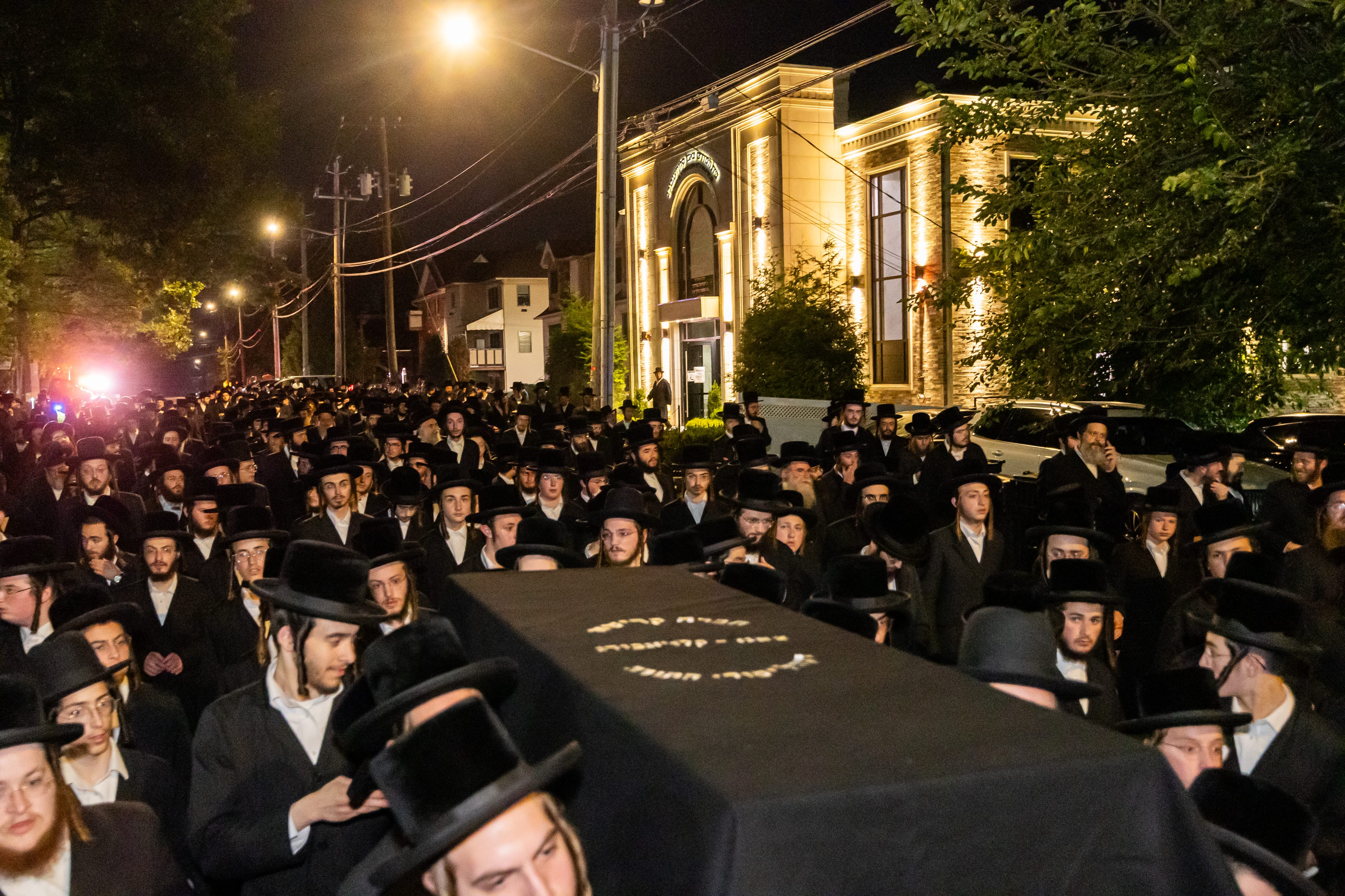 Rabbi Tzvi Zev Berger Laid to Rest in Monsey After Delayed Return from Switzerland