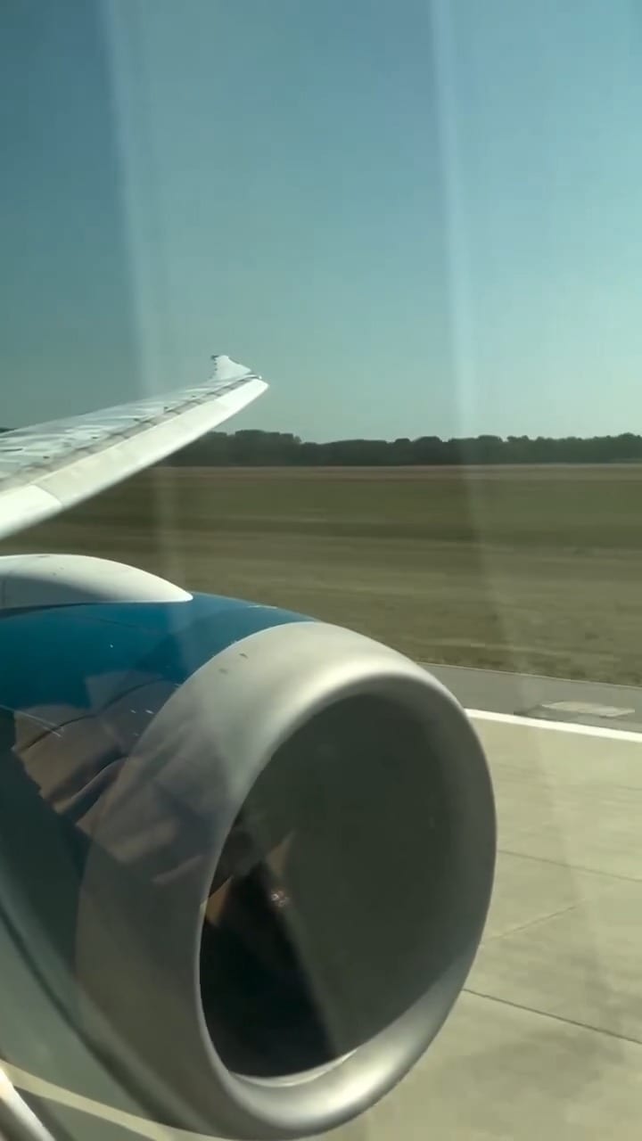 Vietnam Airlines Boeing 787 Makes Emergency Landing After Tail Strike During Takeoff