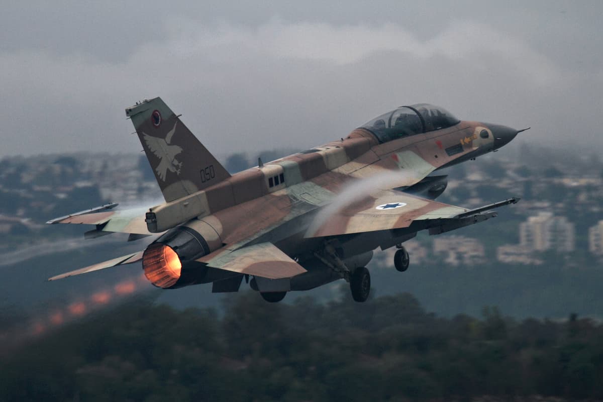 Preparing for War? Israeli Fighter Jets Flew Towards Iran in Nighttime Drill