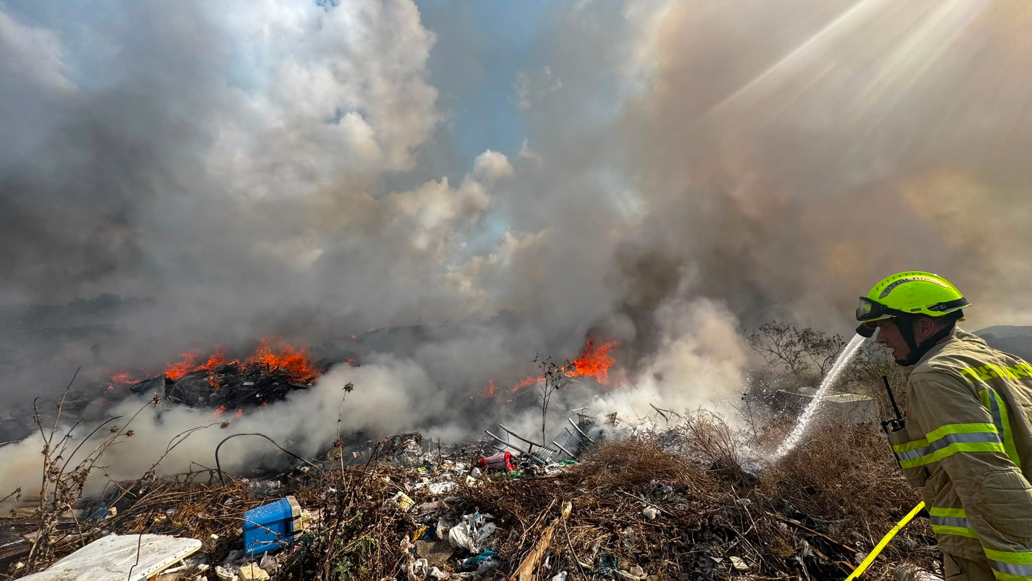 Major Fire at Kiryat Arba Car Lot Destroys Hundreds of Vehicles