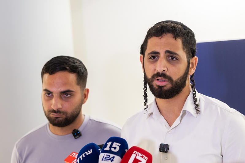 Brothers of Stabbing Victim Describe Terror Attack: "The Terrorist Waited Until He Turned His Back"