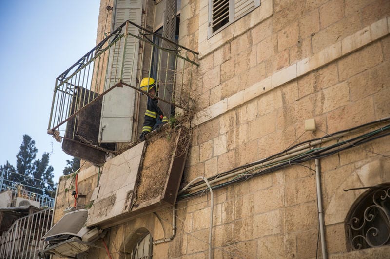 Elderly Couple Found Unconscious in Jerusalem Apartment, Hospitalized in Serious Condition