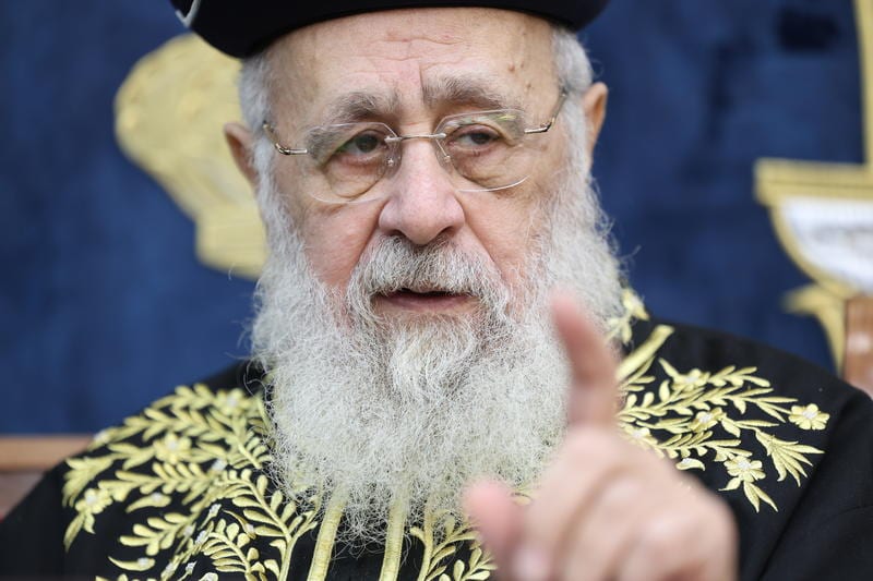 Advocacy Group Demands Criminal Investigation of Chief Rabbi Over Remarks About Attorney General