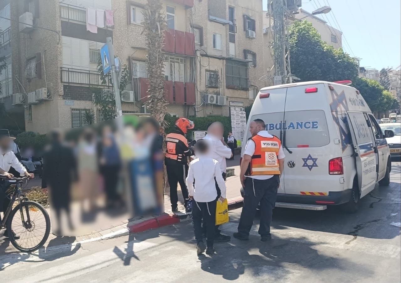 Two Young Sisters Injured in Bnei Brak Traffic Accident