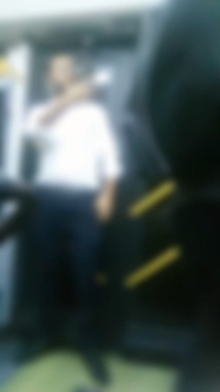 Arab Inspector Sprays Pepper Gas on Closed Jerusalem Bus, Injuring 15 Passengers