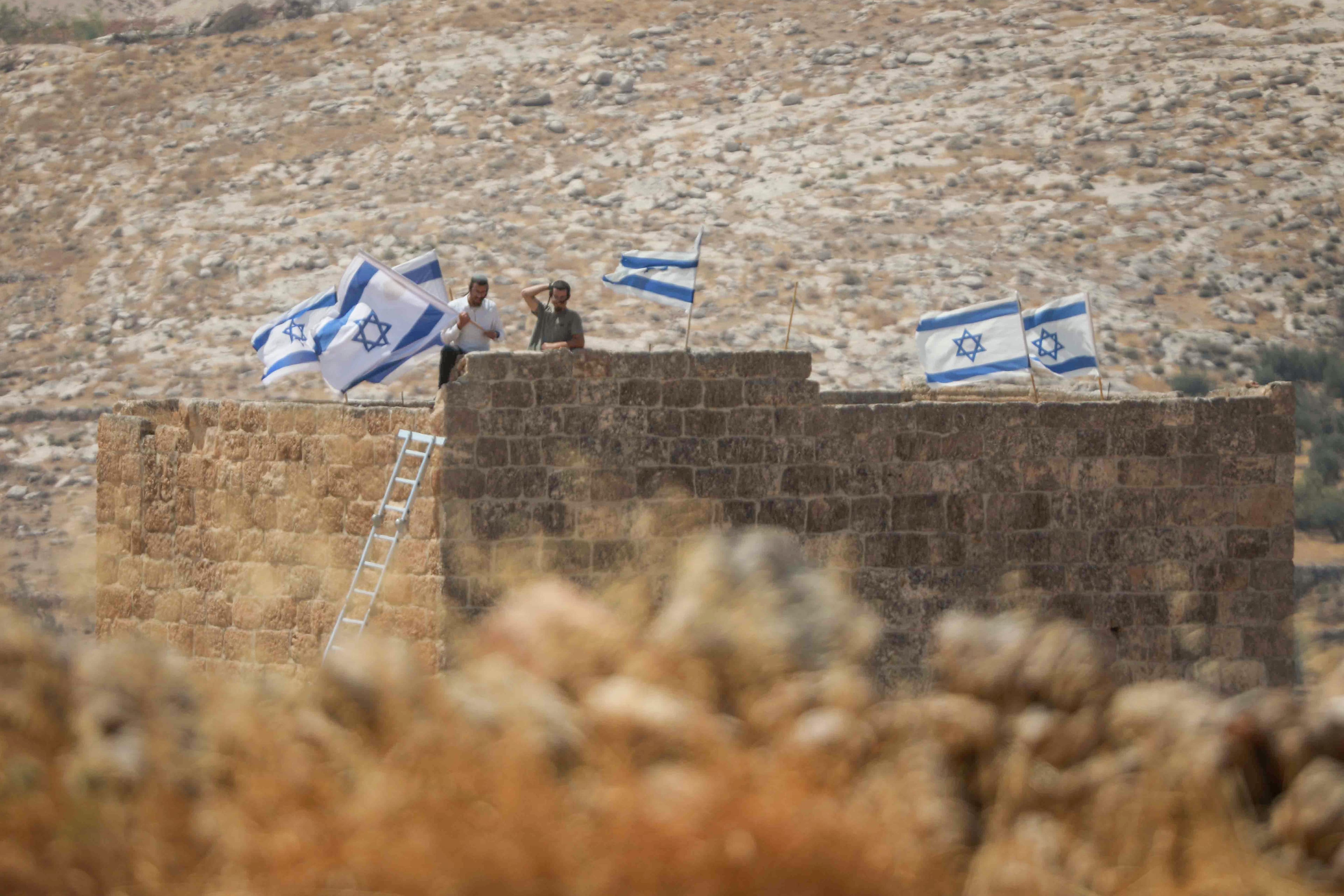 Israel's Population Reaches 10.3 Million, But Quarter of Households Struggle Financially