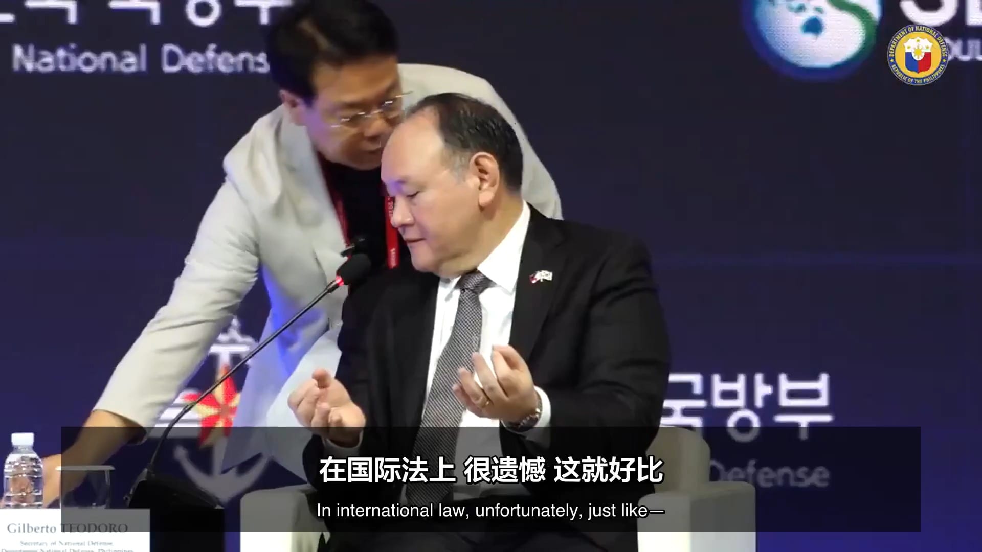 Philippine Defense Minister Reads Chinese Threat Note Aloud at Security Forum, Dismantles Beijing's Claims