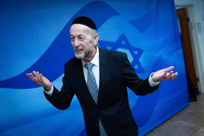 Four Decades of Quiet Leadership: The Uri Maklev Story