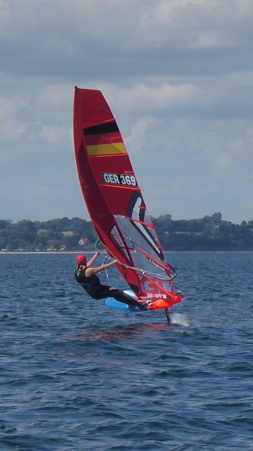 Tamar Steinberg Wins Women's iQFOiL Windsurfing World Championship