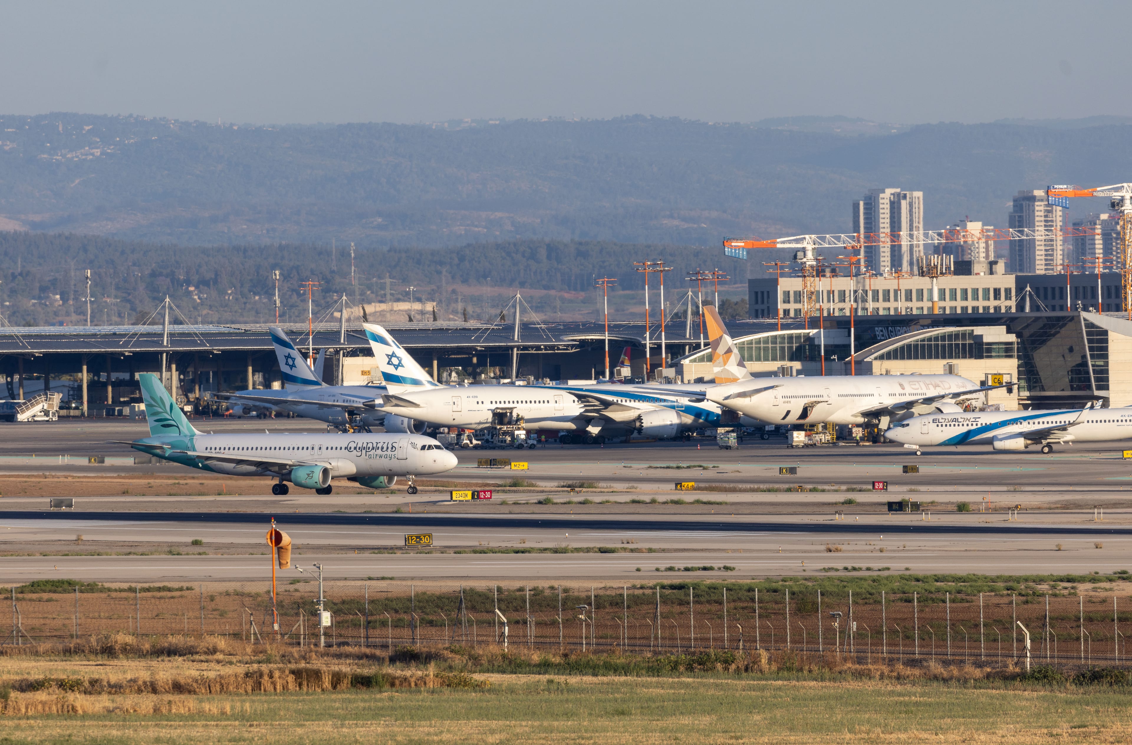 Ben Gurion Workers Ordered to Work on Yom Kippur for First Time
