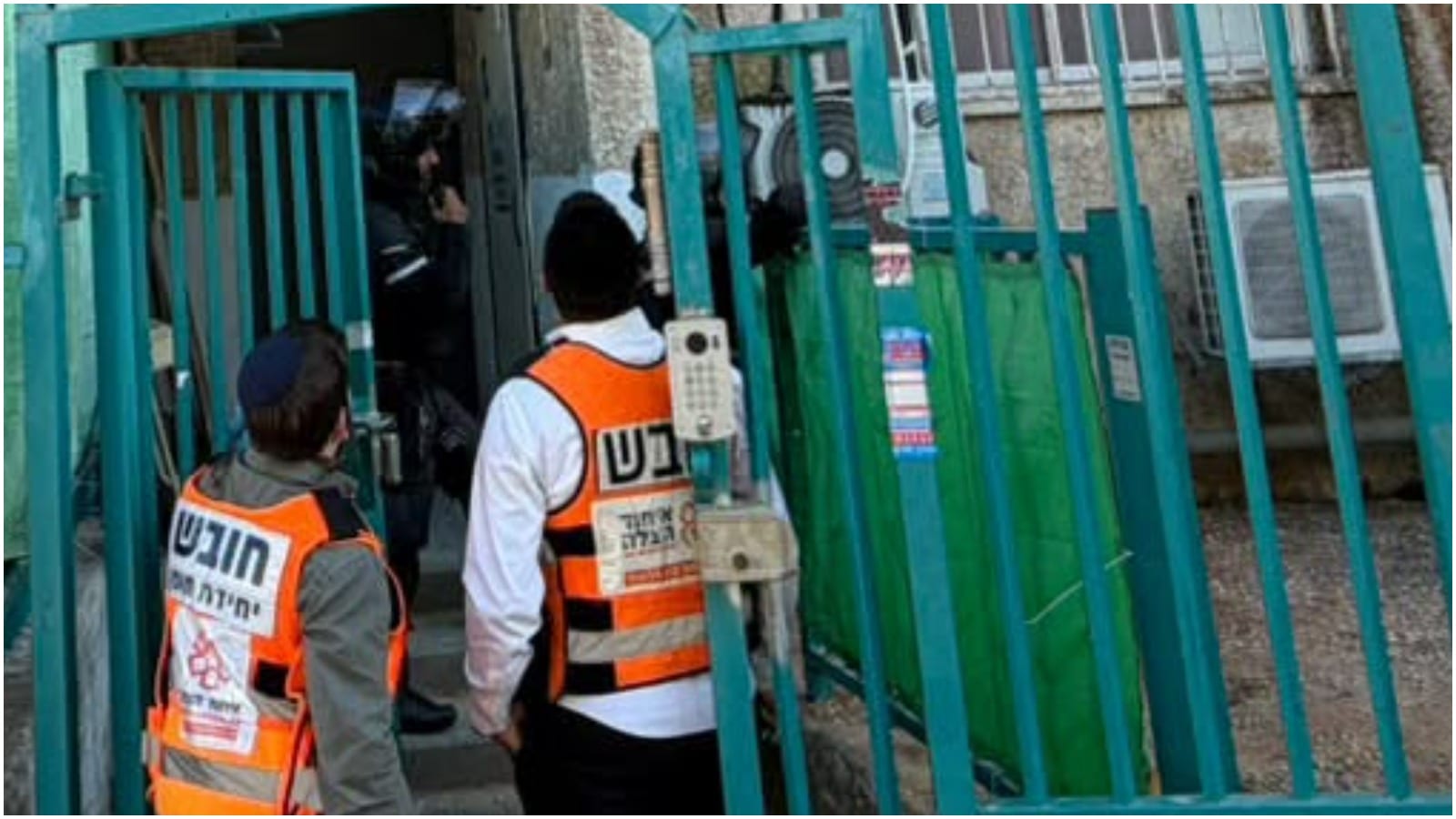 Two Haredi Brothers Fall Through Tarp Roof in Northern Town