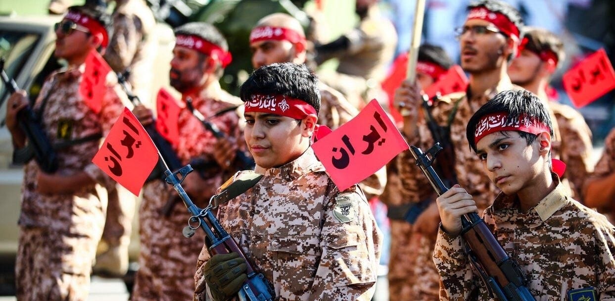 Iran's Revolutionary Guards Mobilize One Million Citizens