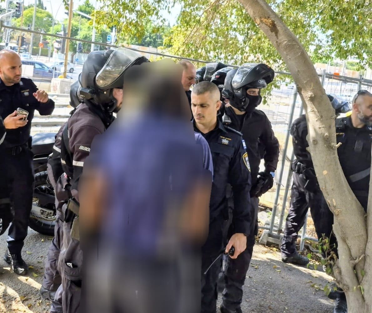 Minor Arrested in Bnei Brak After Suspicious Online Messages