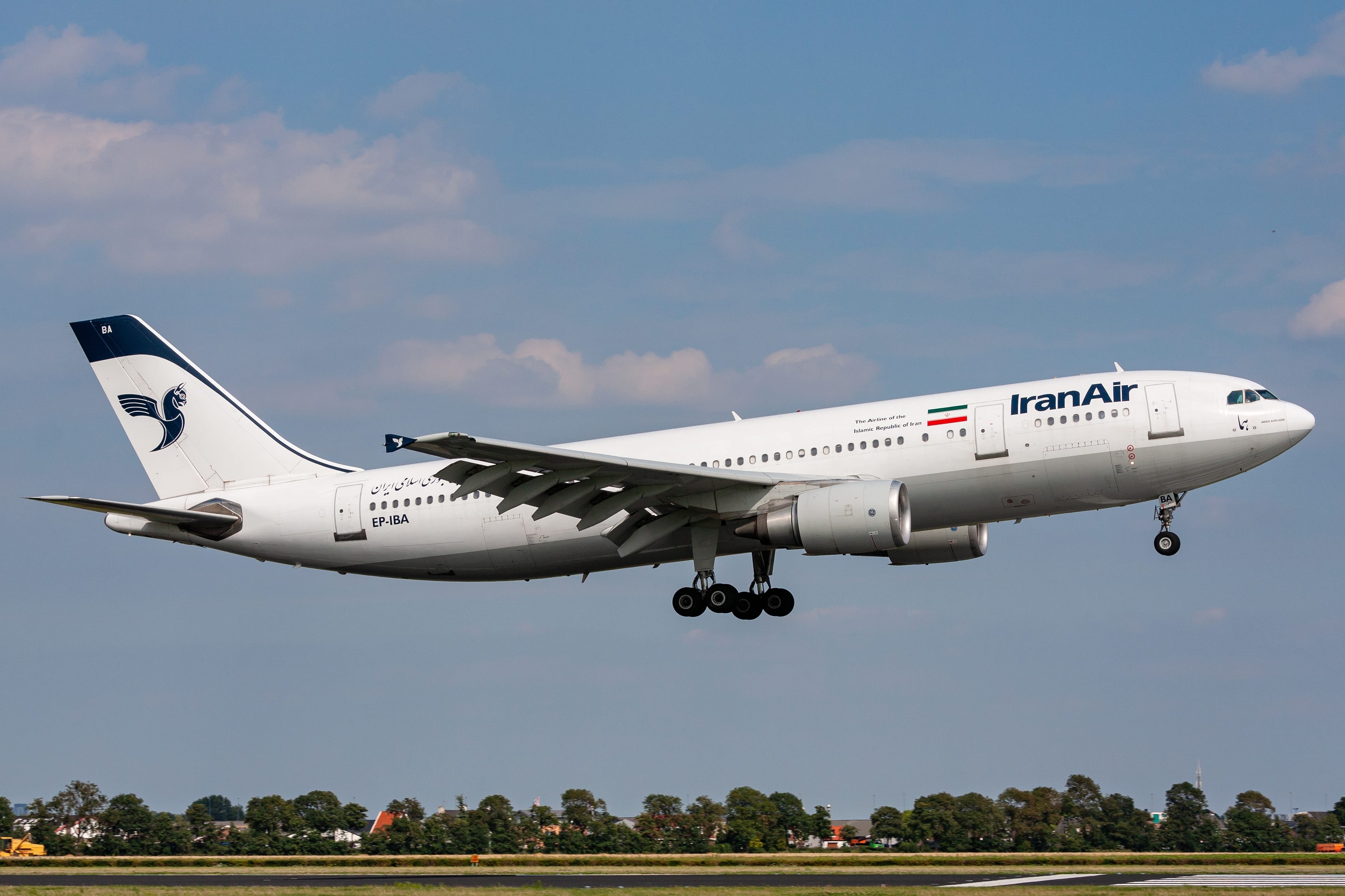 Iran Air, Mahan Air Fly to Istanbul and China on First Day of US Sanctions