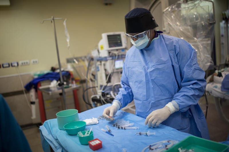 Health Ministry: Anyone Who Had Contact – Go to ER Immediately