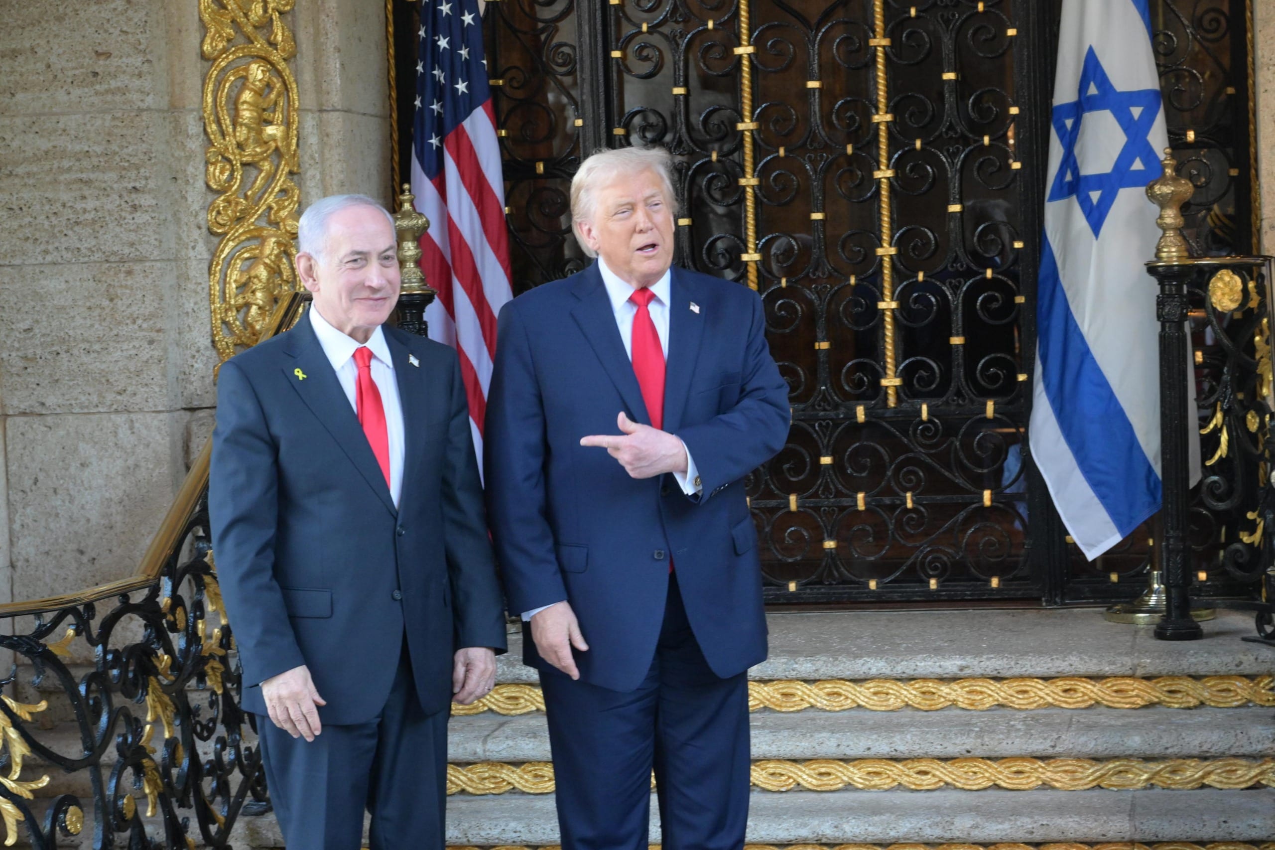 Trump Backs Netanyahu in Surprise Post