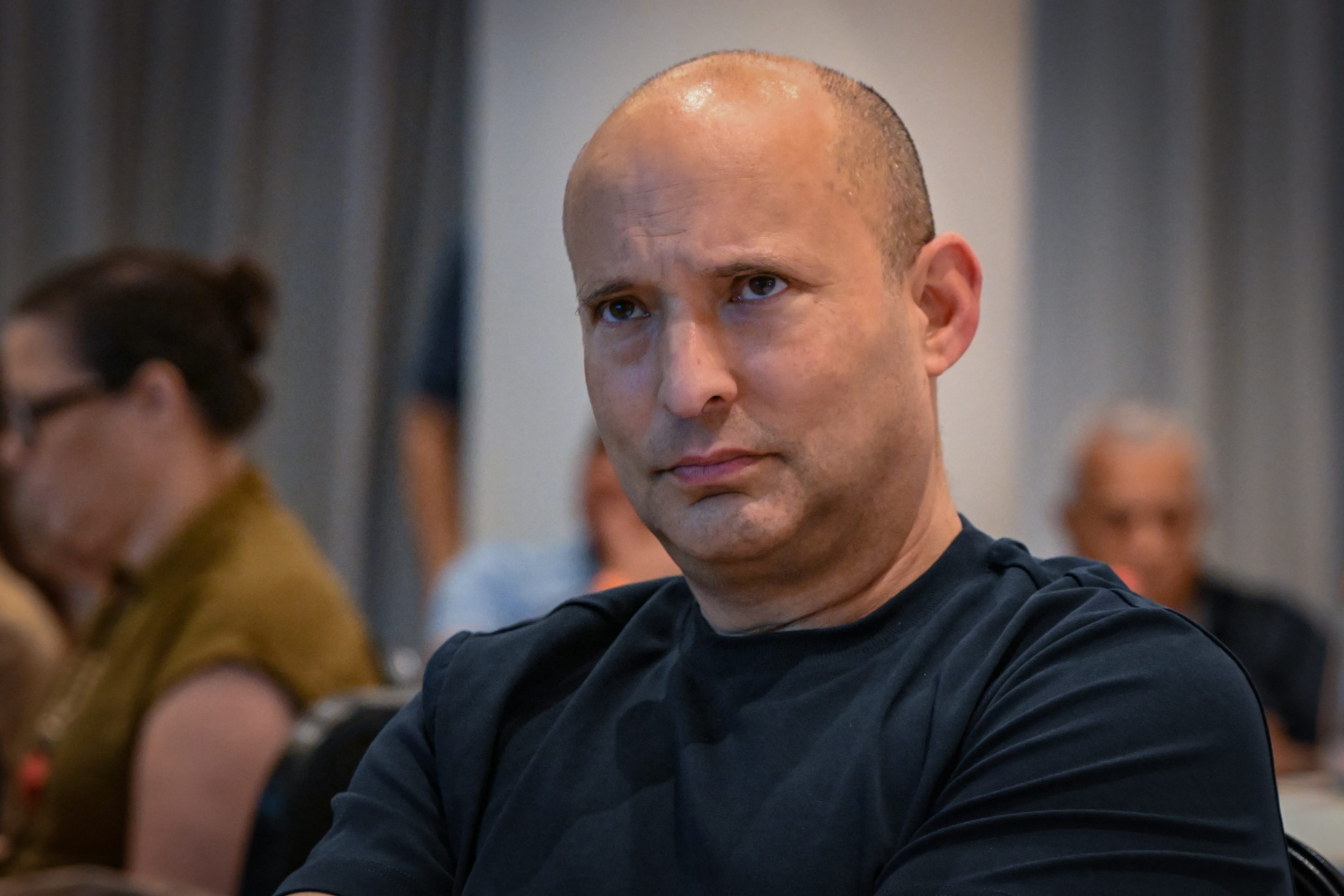 Bennett Dares Netanyahu to Name Qatar an Enemy as PM's Adviser Sues Over Qatar Leak Report