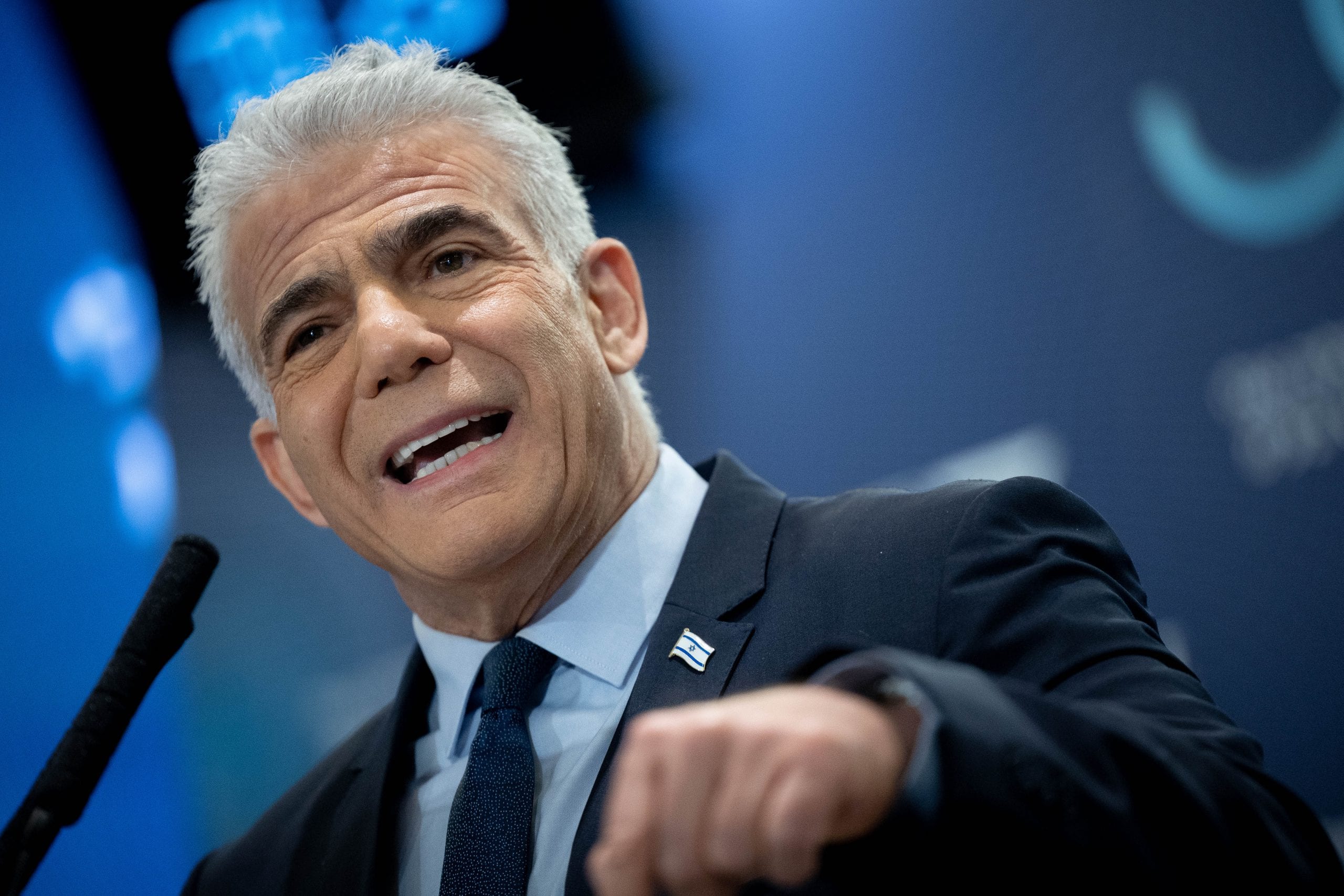 Lapid Attacks Netanyahu Minutes after Security Briefing on Possible Pre-Election Attacks