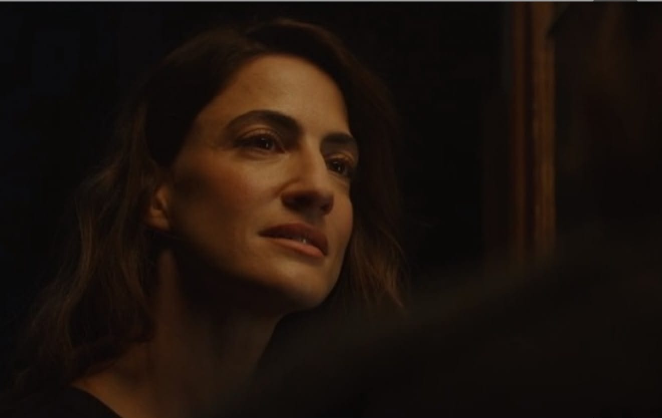 Israeli Actress Says Dan Bus Driver Told Her Shut Up and Sit Quietly