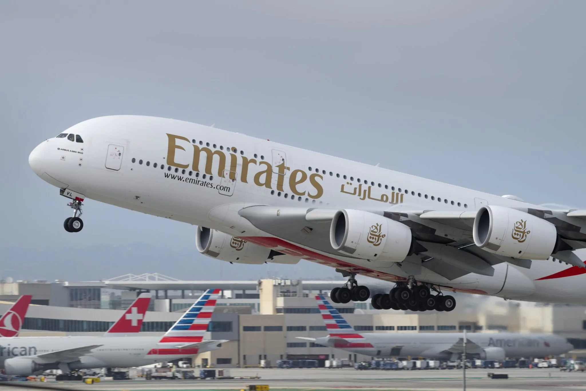 Emirates Bars Israel-bound Passengers; Israeli Airlines to Run Rescue Flights from Dubai