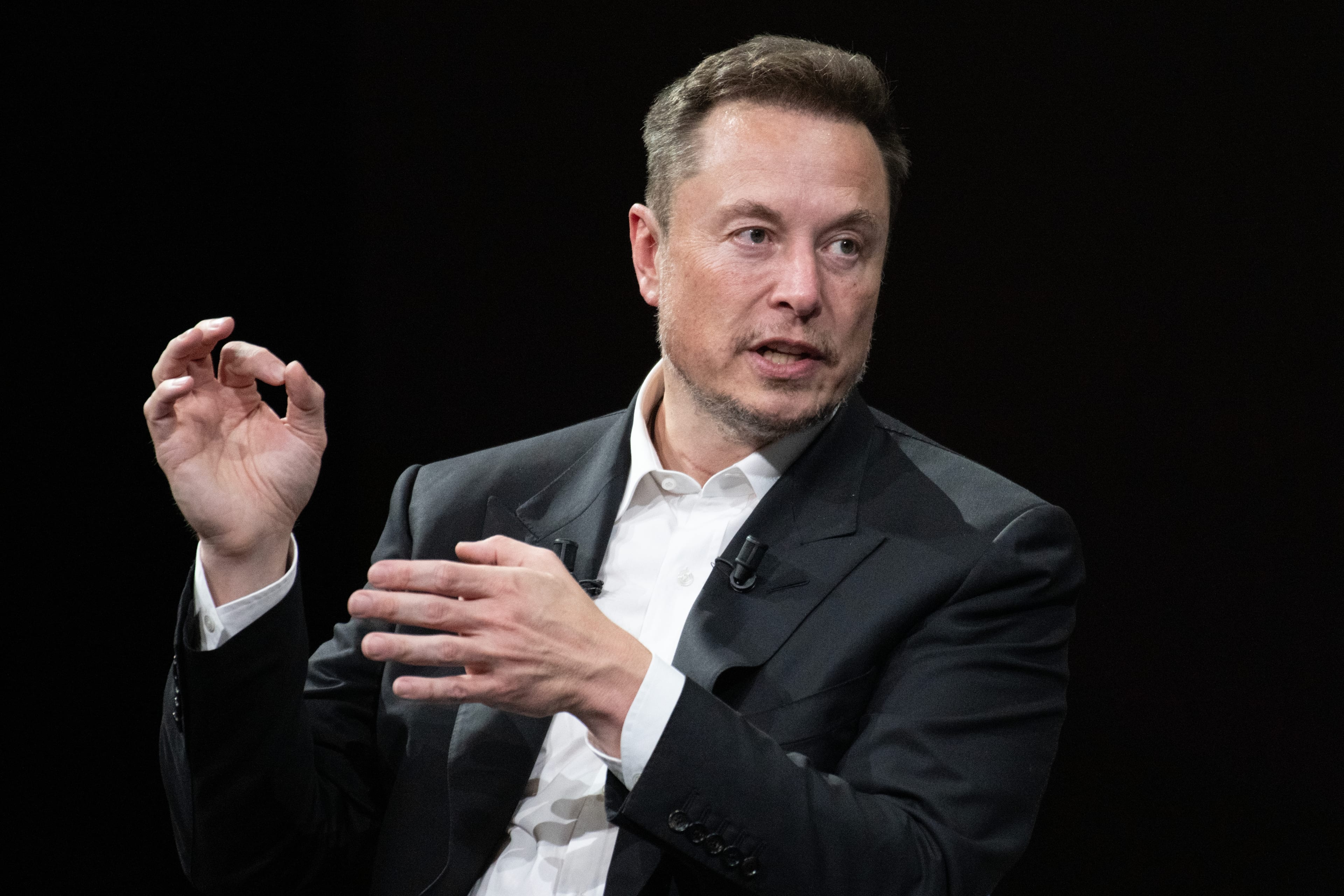 Elon Musk Splits From Shivon Zilis, Mother of Four of His Children, "With No Warning"